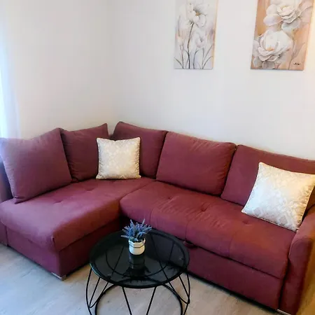 Josy With Gorgeous Garden Apartment