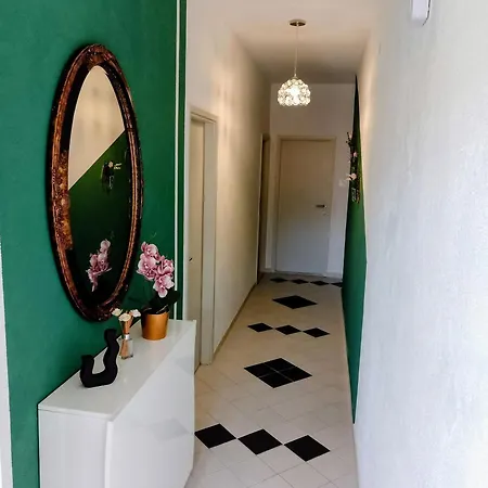 Josy With Gorgeous Garden Apartment